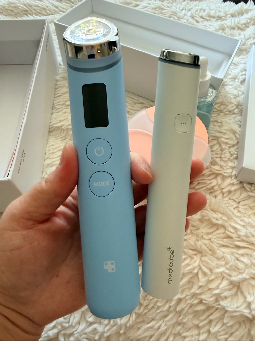 Medicube Age-R Booster Pro Mini - White - Picture 5 of 5